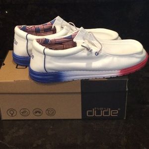 Hey Dude Wally Salute~ NIB~ Red, White and Blue ~ USA~ American Flag size 15